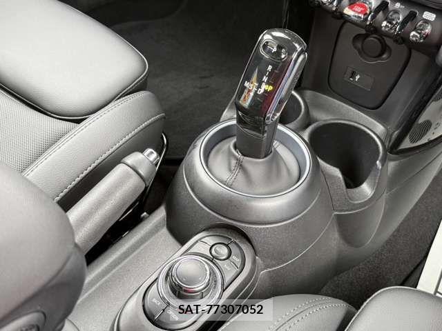 Bmw MINI 2022-04 4639848-17