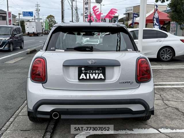 Bmw MINI 2022-04 4639848-3