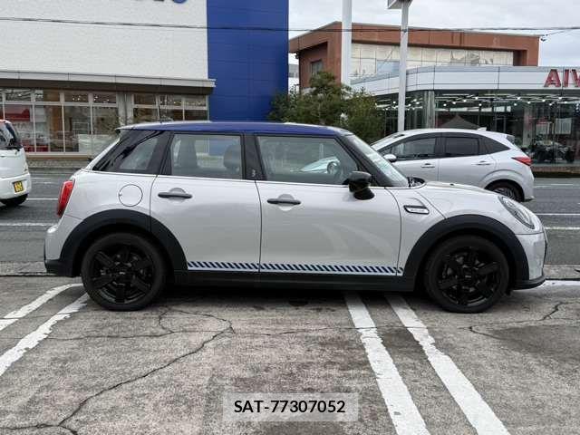 Bmw MINI 2022-04 4639848-5