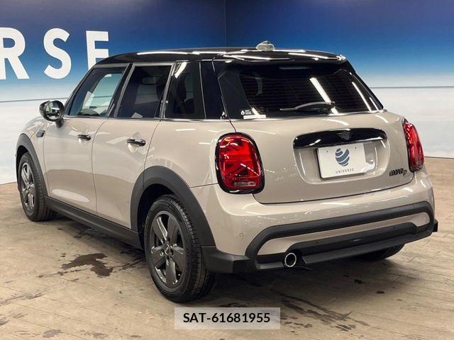 Bmw MINI 2021-11 7962633-17