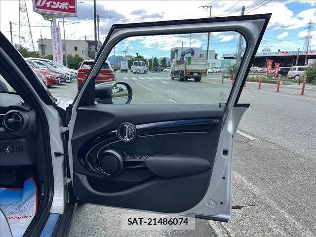 Bmw MINI 2022-04 8036786-11