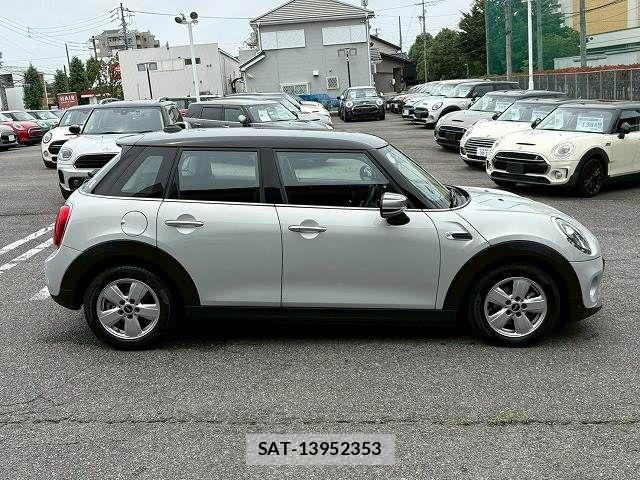 Bmw MINI 2020-09 8074606-11