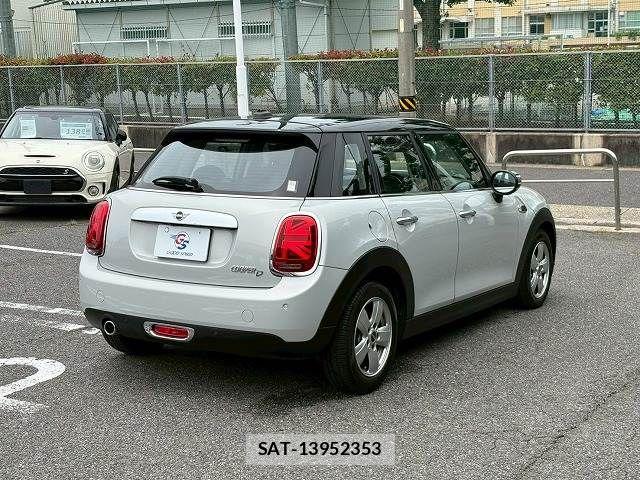 Bmw MINI 2020-09 8074606-12
