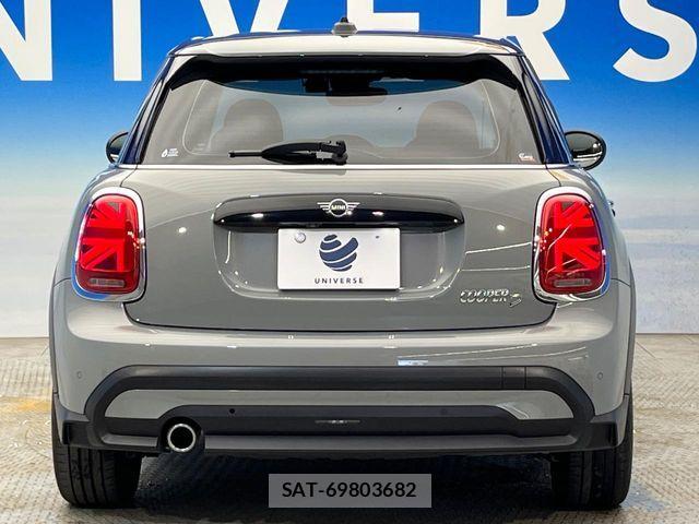 Bmw MINI 2022-04 8074604-16