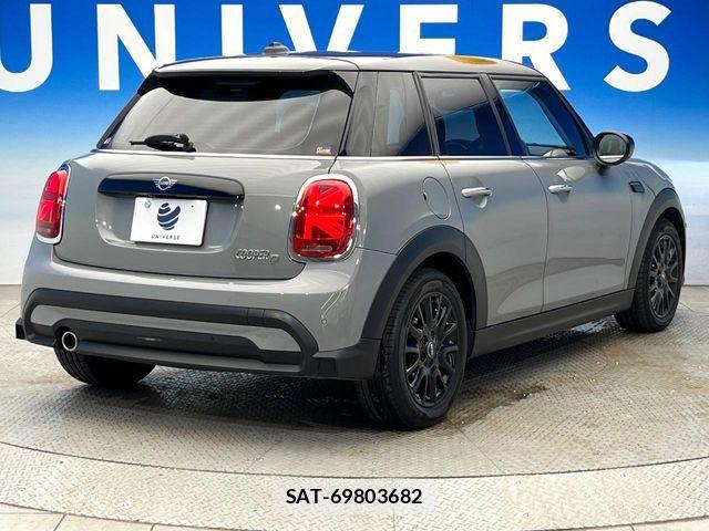 Bmw MINI 2022-04 8074604-18