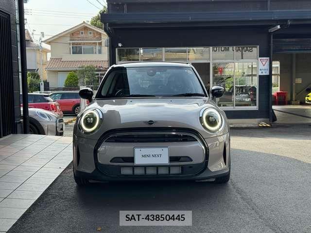 Bmw MINI 2023-06 8074603-1
