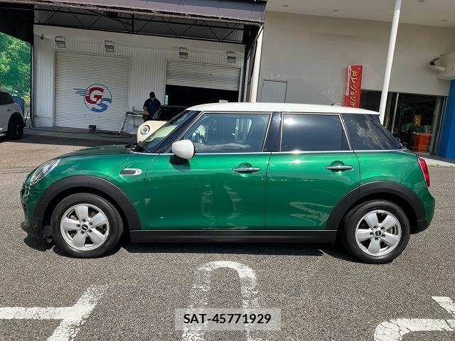 Bmw MINI 2020-10 8796665-16
