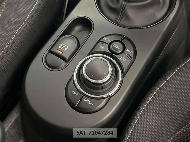 Bmw MINI 2023-07 8883921-15