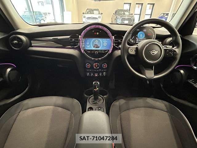 Bmw MINI 2023-07 8883921-1