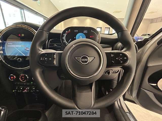 Bmw MINI 2023-07 8883921-19