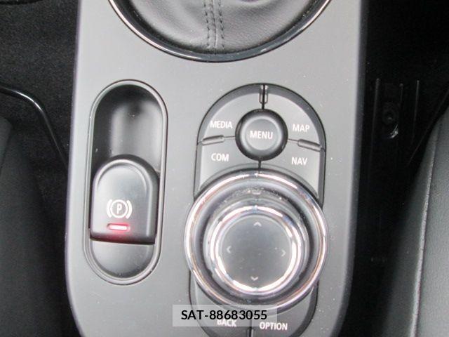 Bmw MINI 2021-12 8883923-25