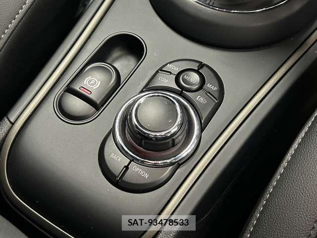 Bmw MINI 2021-11 7787075-15