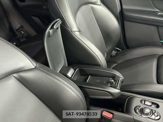 Bmw MINI 2021-11 7787075-17