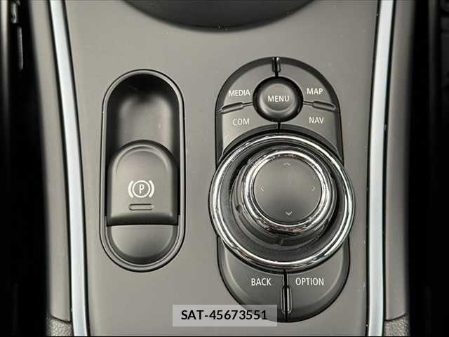 Bmw MINI 2023-07 7877809-25