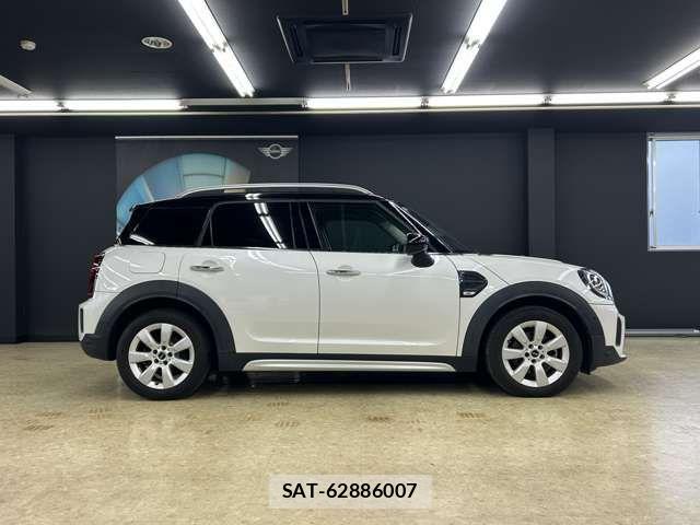 Bmw MINI 2023-03 8131240-9