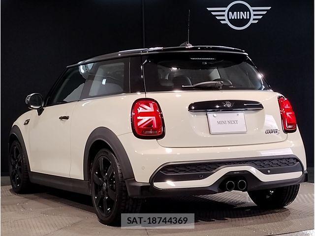 Bmw MINI 2023-03 1347160-6