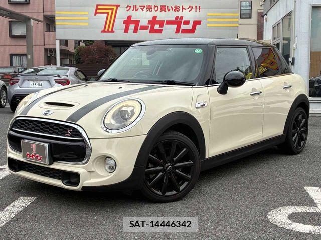 Bmw MINI 2018-04 7272333-0