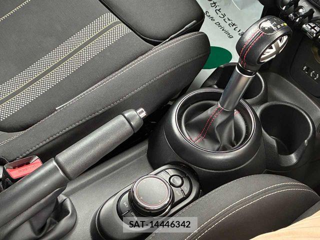 Bmw MINI 2018-04 7272333-9