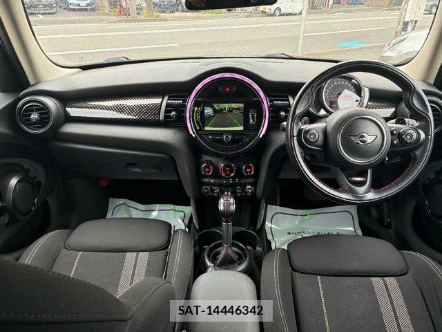 Bmw MINI 2018-04 7272333-1