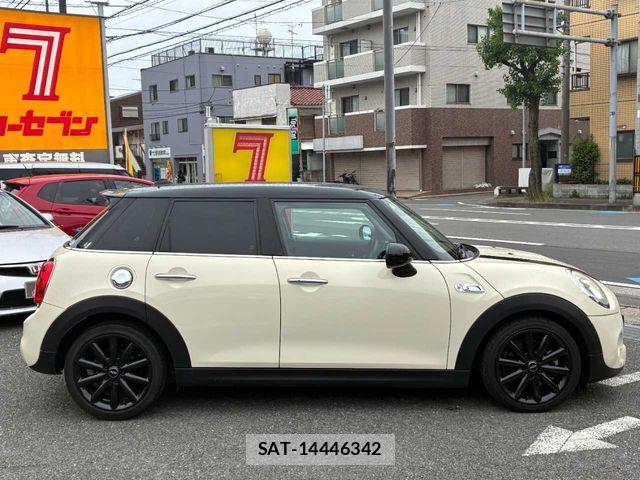 Bmw MINI 2018-04 7272333-27