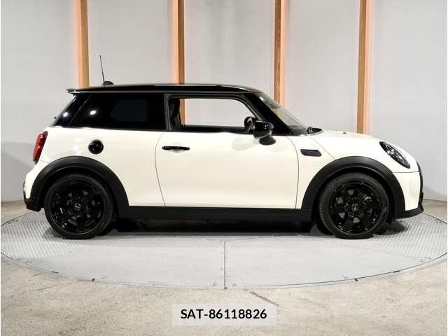 Bmw MINI 2022-03 8131244-22