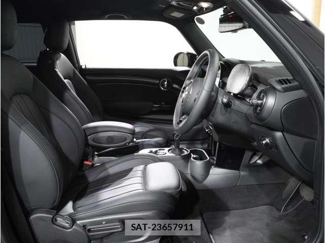 Bmw MINI 2023-11 8525777-10