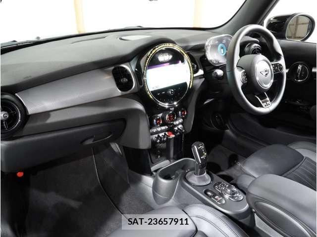 Bmw MINI 2023-11 8525777-12