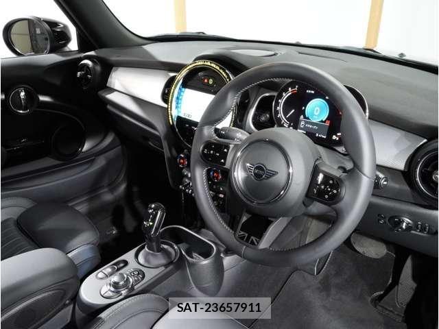 Bmw MINI 2023-11 8525777-13