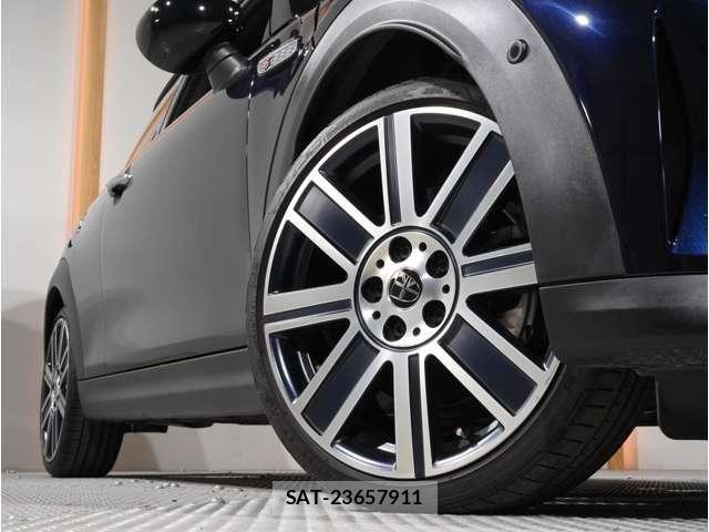 Bmw MINI 2023-11 8525777-17