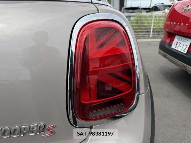 Bmw MINI 2022-04 8848485-12
