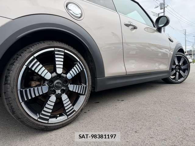 Bmw MINI 2022-04 8848485-13