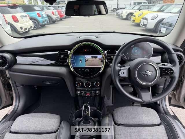 Bmw MINI 2022-04 8848485-17