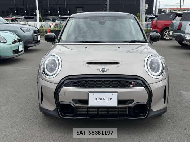 Bmw MINI 2022-04 8848485-1