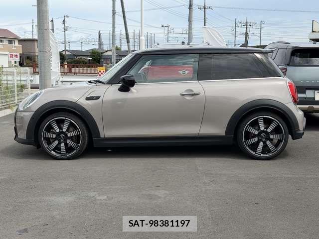 Bmw MINI 2022-04 8848485-8