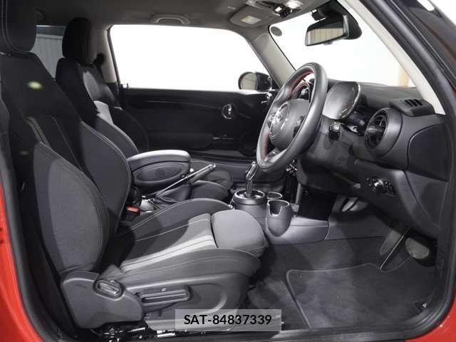 Bmw MINI 2021-04 8871472-10