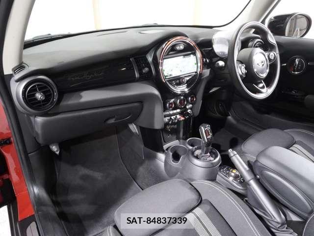 Bmw MINI 2021-04 8871472-12