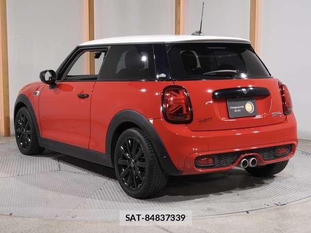 Bmw MINI 2021-04 8871472-1