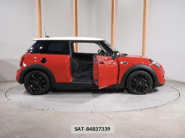 Bmw MINI 2021-04 8871472-22