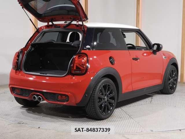 Bmw MINI 2021-04 8871472-27