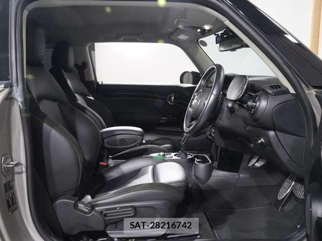 Bmw MINI 2021-08 8883926-10