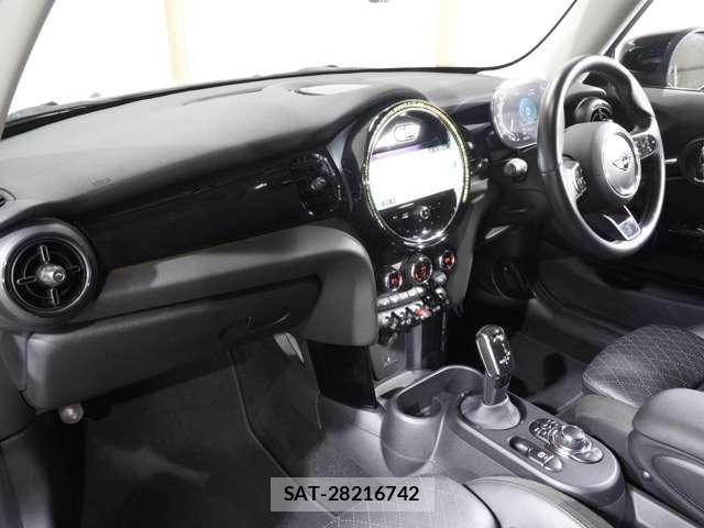 Bmw MINI 2021-08 8883926-12