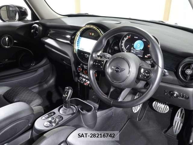 Bmw MINI 2021-08 8883926-13
