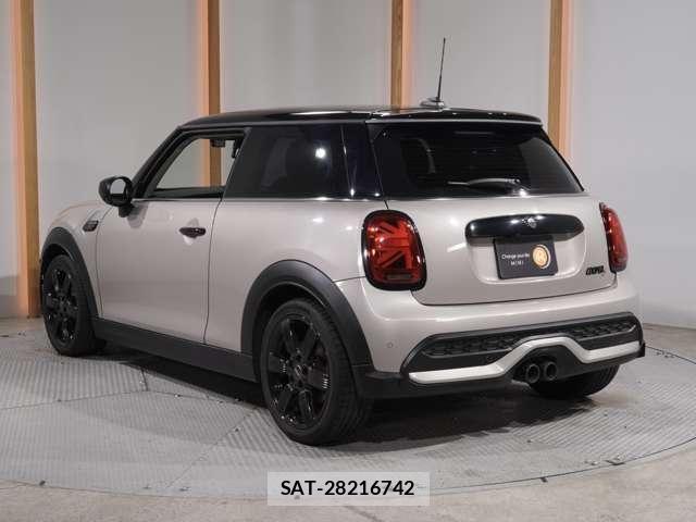Bmw MINI 2021-08 8883926-1