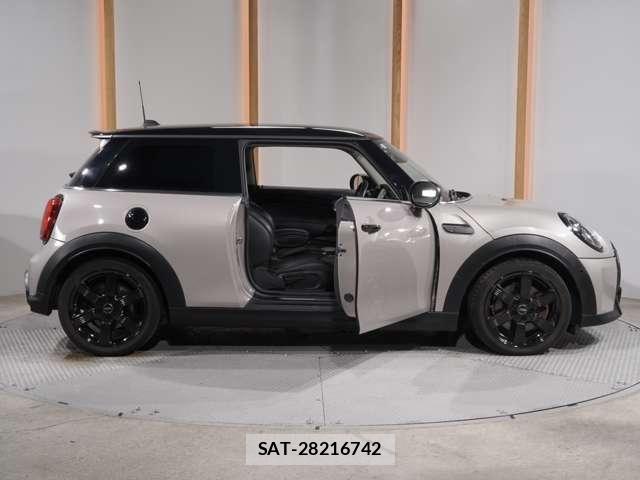 Bmw MINI 2021-08 8883926-21