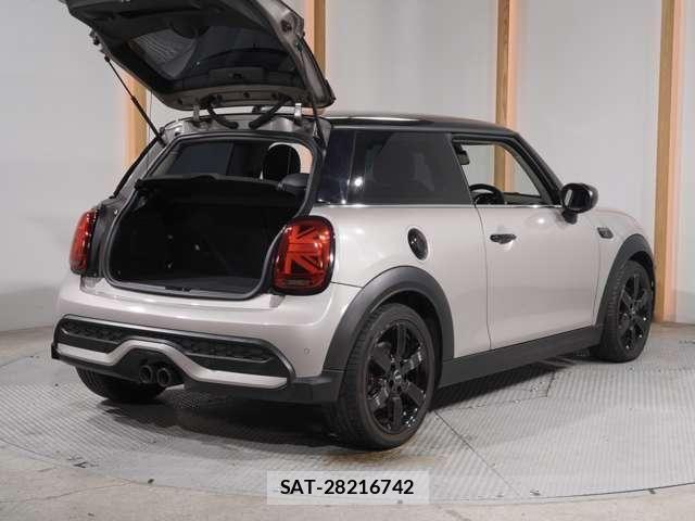Bmw MINI 2021-08 8883926-25