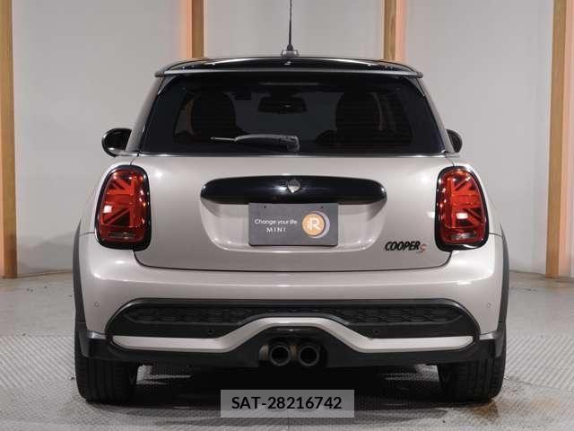 Bmw MINI 2021-08 8883926-7