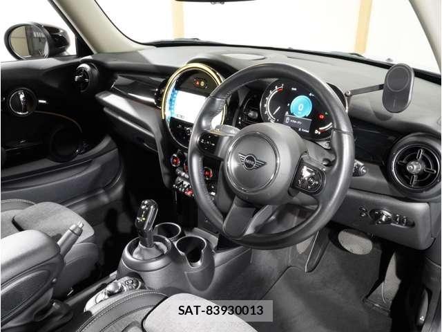 Bmw MINI 2022-06 8883927-13