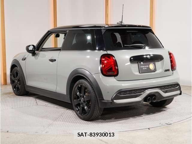 Bmw MINI 2022-06 8883927-1