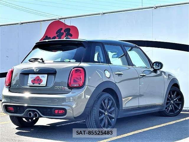 Bmw MINI 2019-07 4045369-2