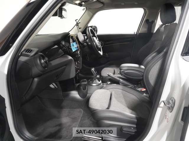 Bmw MINI 2023-08 5872236-11